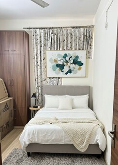 3.5 BHK + Pooja Room,Servant Room,Study Room Apartment For Rent in Smart World Gems