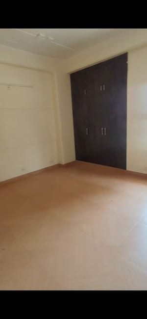 Room in 2 BHK Apartment at Migsun Roof, Raj Nagar Extension – for Rent