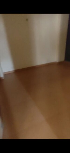 Room in 2 BHK Apartment at Migsun Roof, Raj Nagar Extension – for Rent