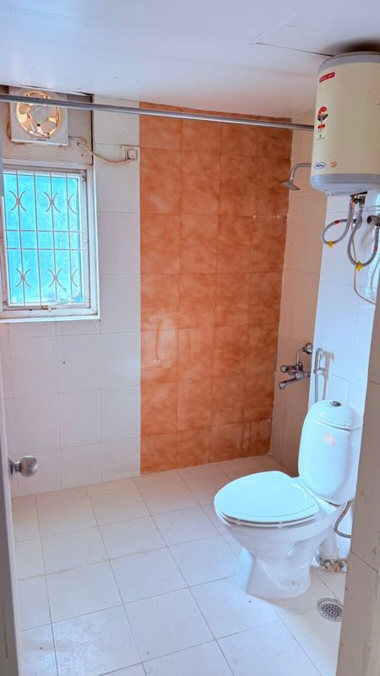 Bathroom, orchid-petals 4 Bedroom 2562 Sq.Ft. Apartment In Sector 49 Gurgaon 10232291