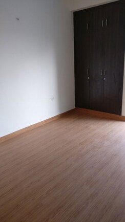 2 BHK Apartment For Rent in Aims Golf Avenue II