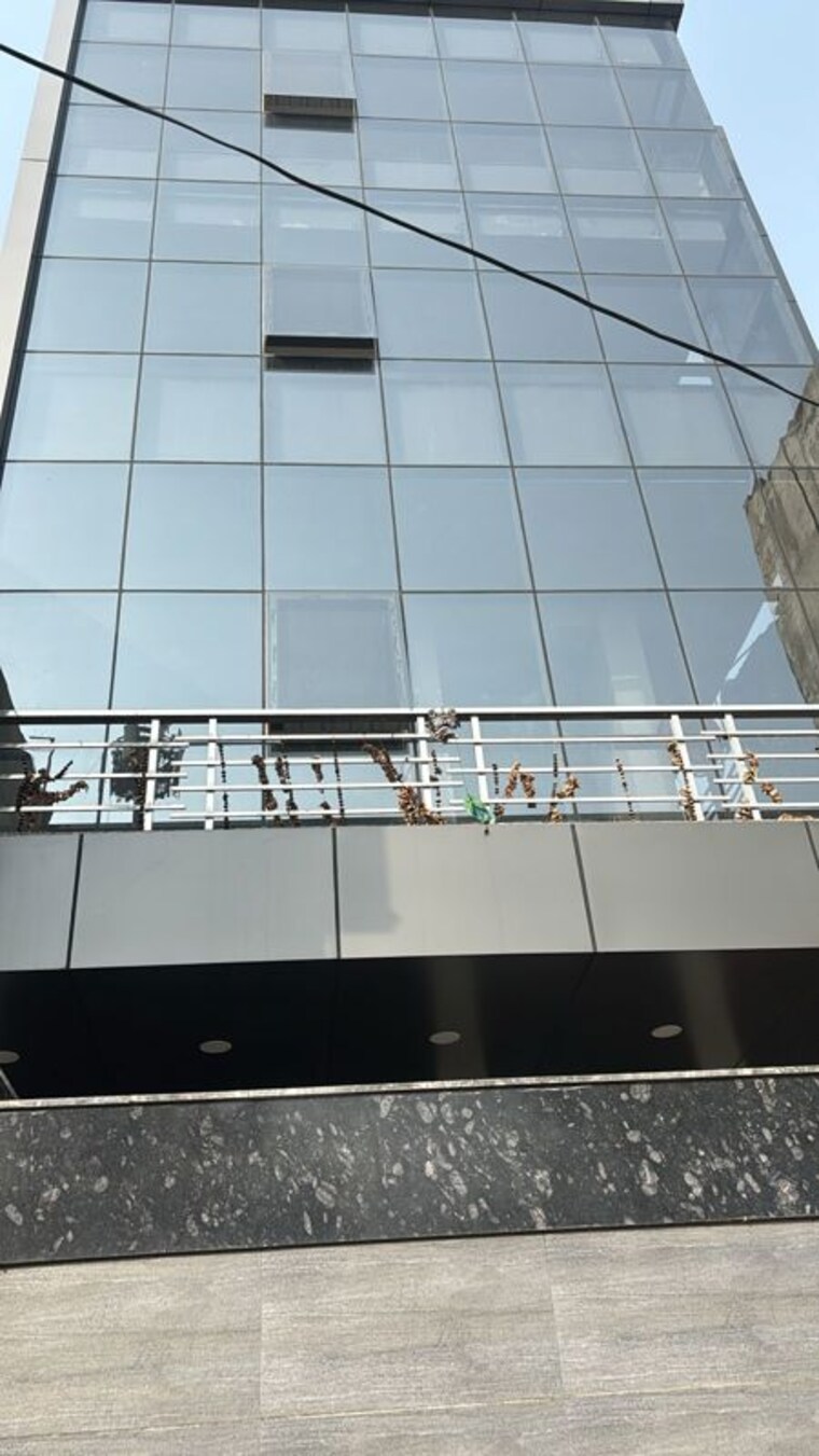 Bathroom, sector 8 Commercial Showroom 3000 Sq.Ft. In Sector 8 Noida 10232370