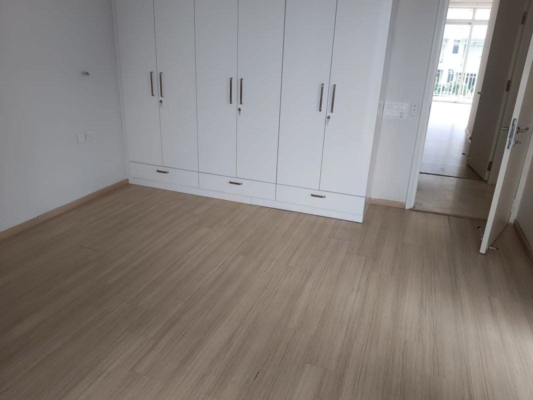 3.5 BHK + Servant Room Apartment For Rent in Ireo Victory Valley