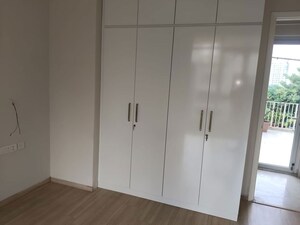 Room in 3.5 BHK Apartment at Ireo Victory Valley, Sector 67 – for Rent