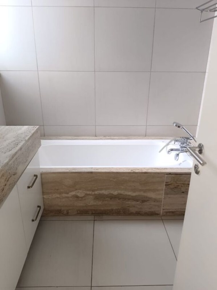 Bathroom, ireo-victory-valley 3.5 Bedroom 2450 Sq.Ft. Apartment In Sector 67 Gurgaon 10232460