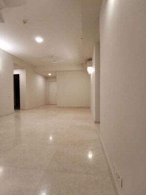 Room in 3.5 BHK Apartment at Ireo Victory Valley, Sector 67 – for Rent