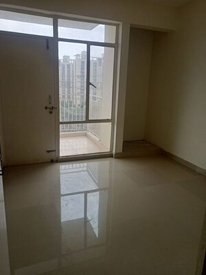 Room in 3 BHK Apartment at Shapoorji Pallonji Joyville Gurgaon, Sector 102 – for Rent