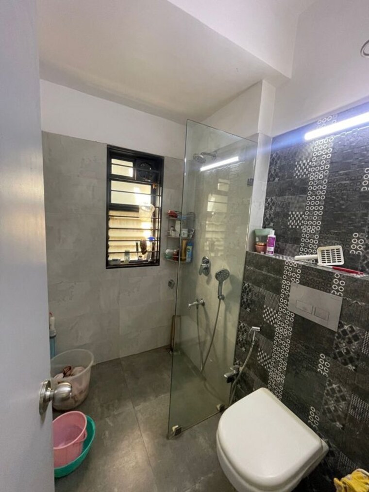 Bathroom, santacruz west 2 Bedroom 750 Sq.Ft. Apartment In Santacruz West Mumbai 10232428