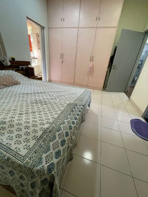 Bedroom in 2 BHK Apartment at Santacruz West – for Rent