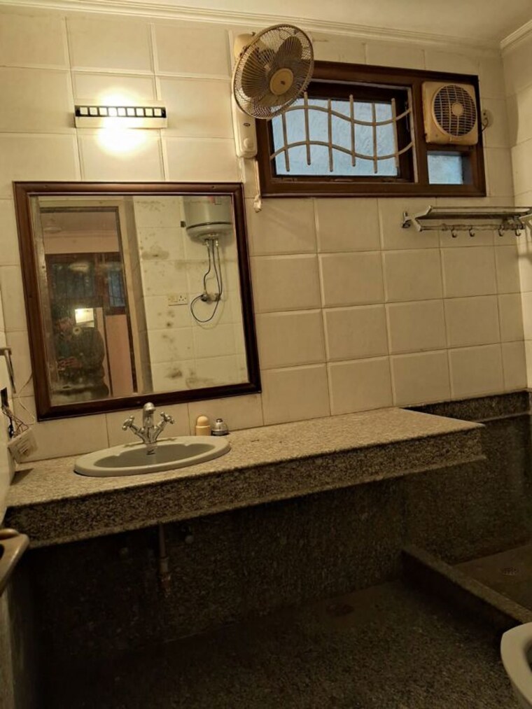 Kitchen, east of kailash 3 Bedroom 3150 Sq.Ft. Builder Floor In East Of Kailash Delhi 10232474