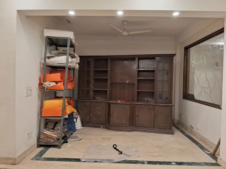  Parking, east of kailash 3 Bedroom 3150 Sq.Ft. Builder Floor In East Of Kailash Delhi 10232474