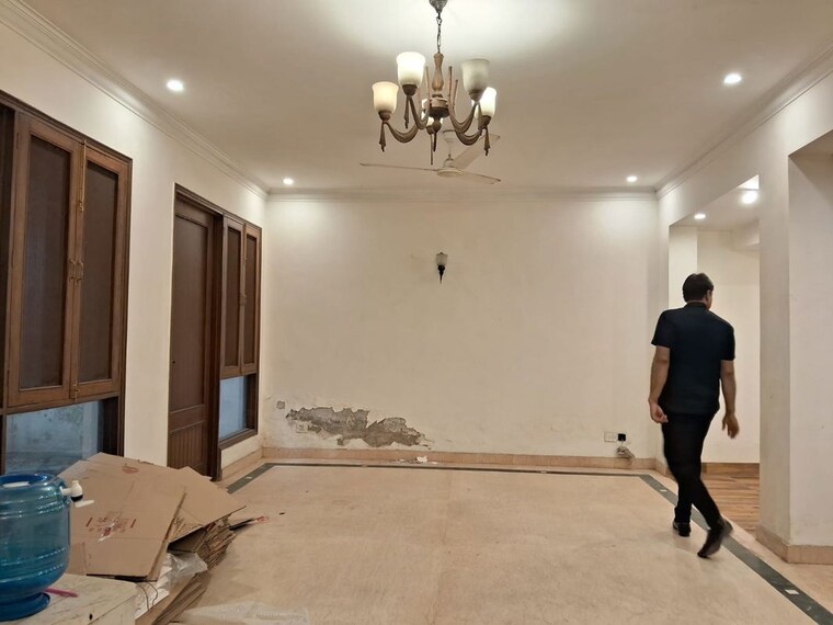 Room, east of kailash 3 Bedroom 3150 Sq.Ft. Builder Floor In East Of Kailash Delhi 10232474