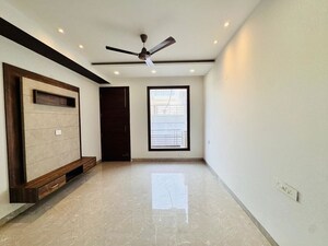 Room in 3 BHK Builder Floor at Sector 4 – for Sale
