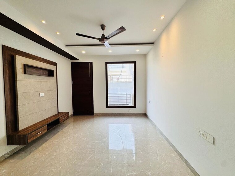 Room, sector 4 3 Bedroom 3150 Sq.Ft. Builder Floor In Sector 4 Panchkula 10232500
