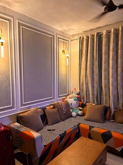 2 BHK + Pooja Room,Servant Room Builder Floor For Rent in Unitech South City II