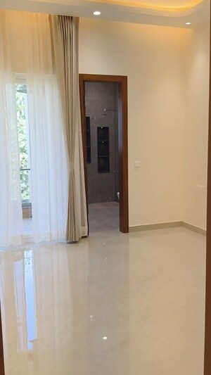 Room in 3 BHK Apartment at Sector 89 – for Sale