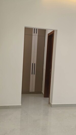 Room in 3 BHK Apartment at Sector 89 – for Sale