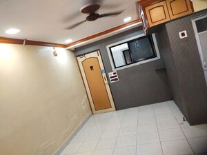  Office Space For Rent in Triveni Apartment Syndicate, Kalyan West