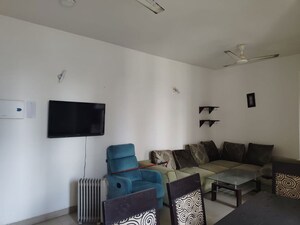 Team Area in 3.5 BHK Apartment at Emaar Emerald Estate, Sector 65 – for Rent