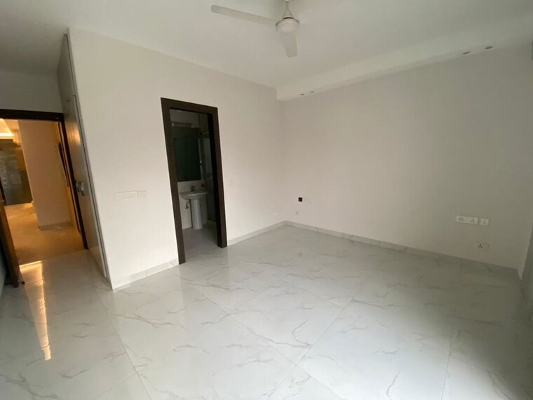 Room, saket 4 Bedroom 300 Sq.Yd. Builder Floor In Saket Delhi 10232510