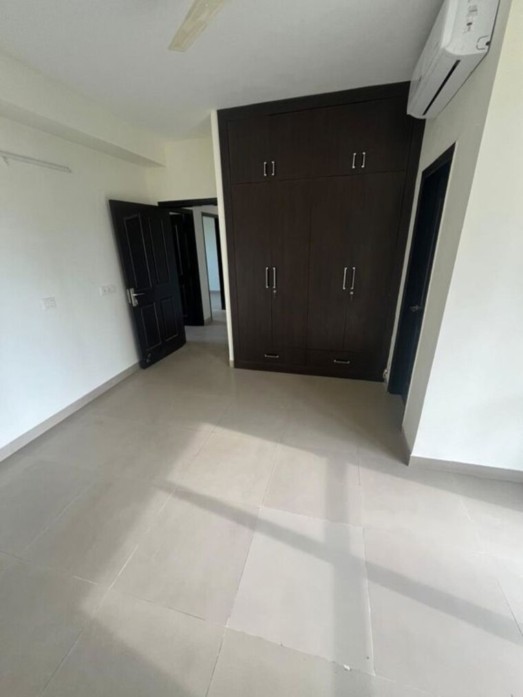 Room, bptp-park-prime 4 Bedroom 2250 Sq.Ft. Apartment In Sector 66 Gurgaon 10232505