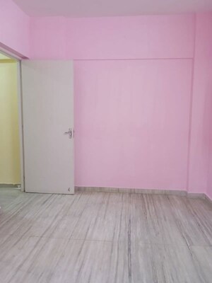 Room in 1 BHK Apartment at Aakar Apartment, Malad East – for Rent