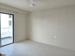 Room in 3 BHK Apartment at M3M Heights, Sector 65 – for Rent