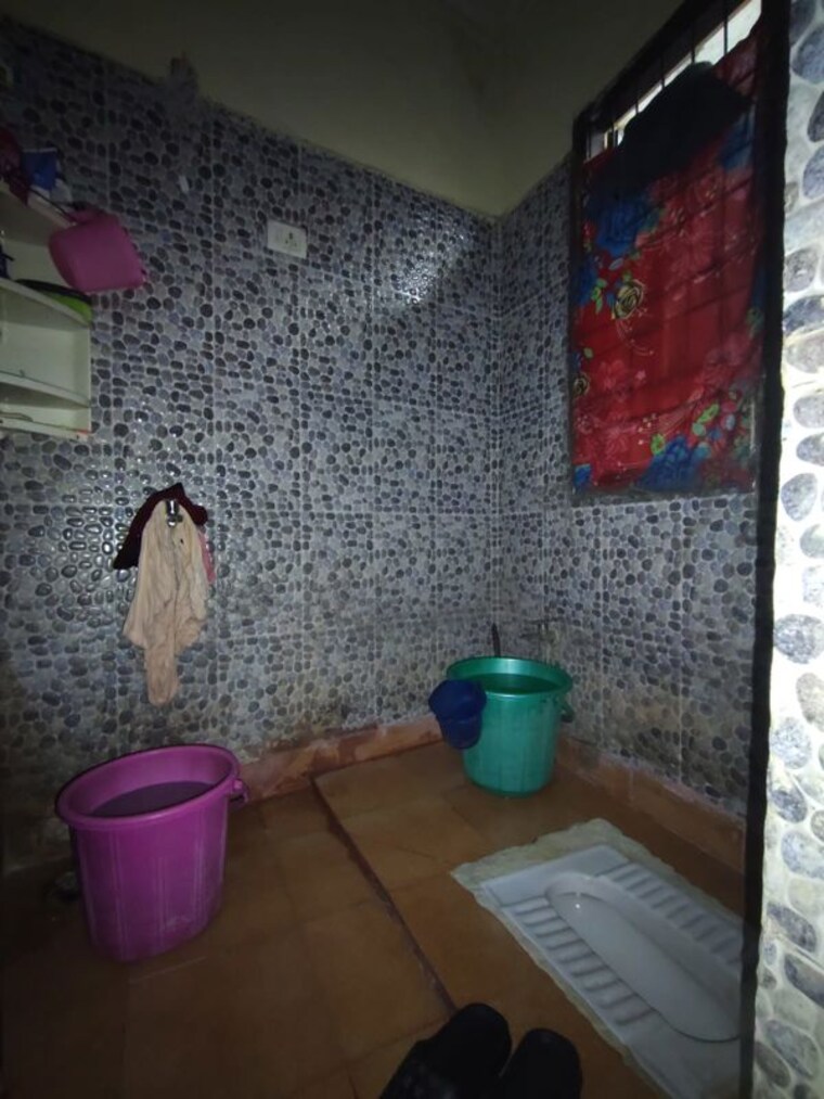 Bathroom, katwaria sarai 1 RK 350 Sq.Ft. Apartment In Katwaria Sarai Delhi 10190393
