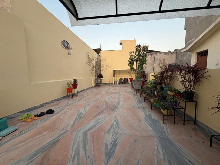 Balcony, vaishali sector 6 3 Bedroom 1450 Sq.Ft. Builder Floor In Vaishali Sector 6 Ghaziabad 10232535