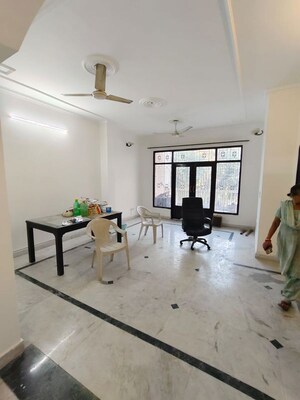 3 BHK Builder Floor For Rent in Sector 2