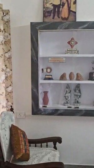 Furnished Amenities in 2 BHK Independent House at Laxman Chowk – for Rent