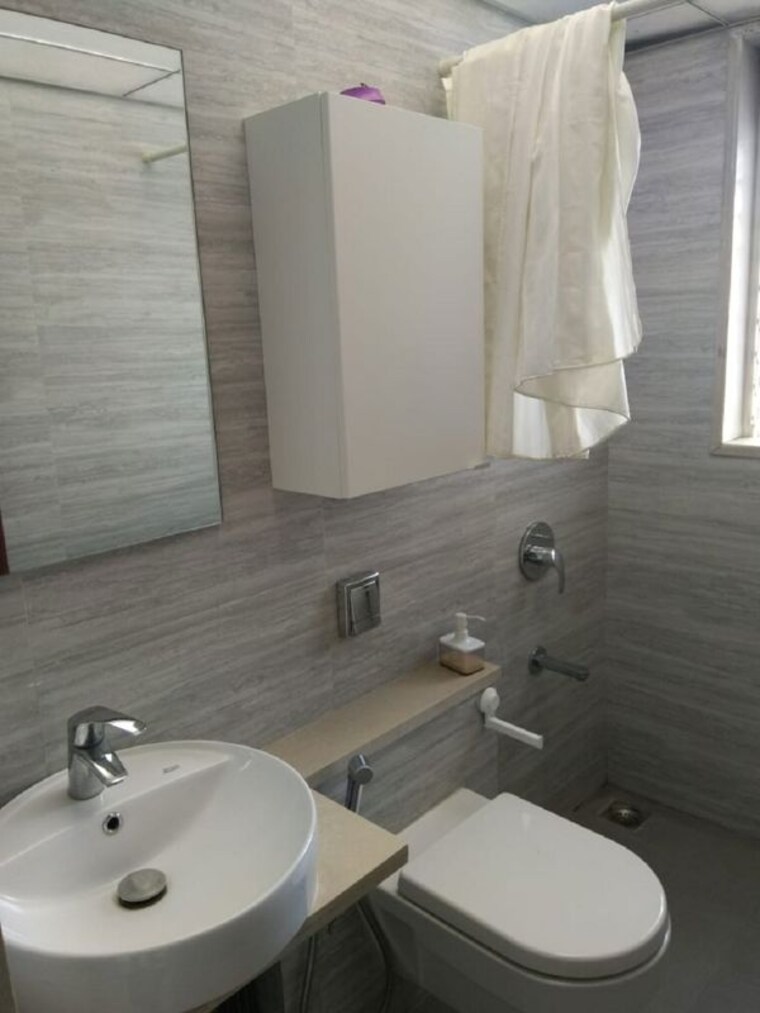 Bathroom, bandra west 2 Bedroom 700 Sq.Ft. Apartment In Bandra West Mumbai 10232531