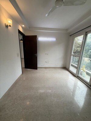 Room in 3 BHK Builder Floor at Saket – for Rent