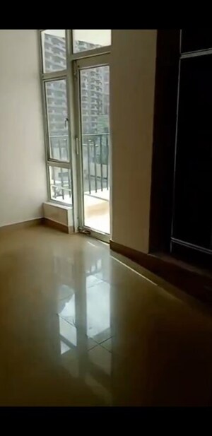Room in 2.5 BHK Apartment at Gaur City 2 - 12th Avenue, Sector 16c Greater Noida – for Sale