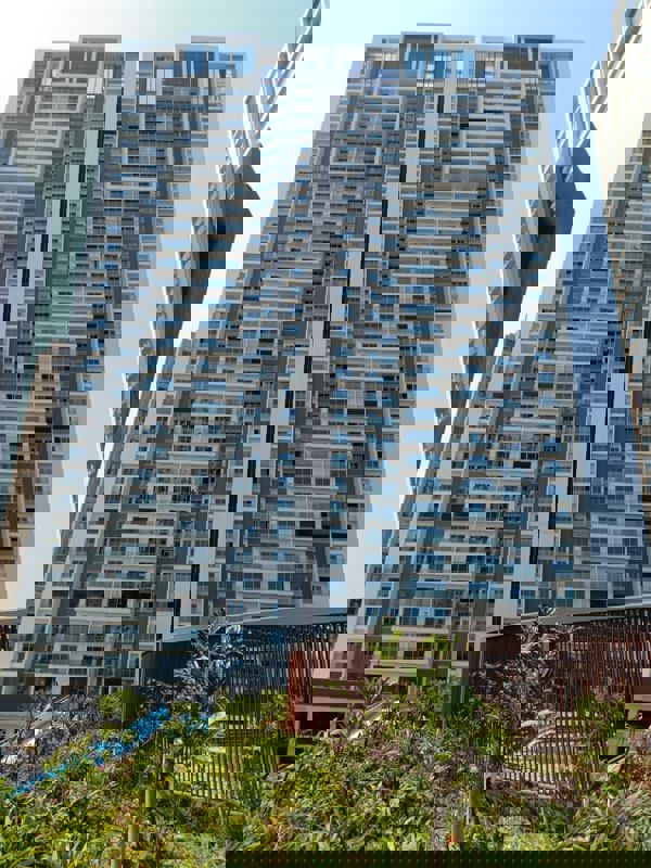 3 BHK 1080 Sq.Ft. Apartment in Sheth Beaumonte