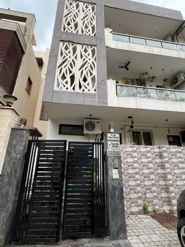 Balcony, vipul-world-floors 3 Bedroom 1750 Sq.Ft. Builder Floor In Sector 48 Gurgaon 10201386