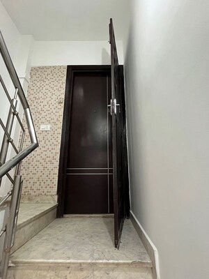 Staircase in 3 BHK Builder Floor at Vipul World Floors, Sector 48 – for Rent