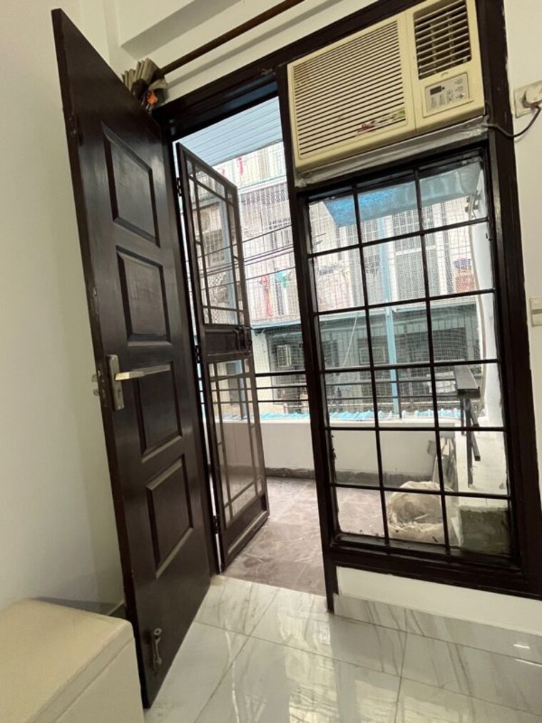 Balcony, vipul-world-floors 3 Bedroom 1750 Sq.Ft. Builder Floor In Sector 48 Gurgaon 10201386