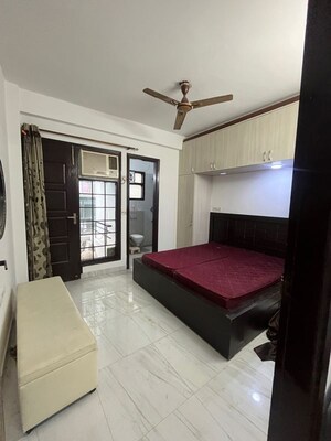 Room in 3 BHK Builder Floor at Vipul World Floors, Sector 48 – for Rent