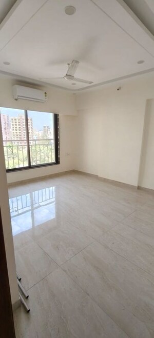 Room in 3 BHK Apartment at Chaitanya CHS Andheri, Andheri West – for Rent