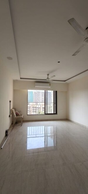 Room in 3 BHK Apartment at Chaitanya CHS Andheri, Andheri West – for Rent