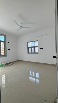 1 BHK + Servant Room Builder Floor For Rent in Chattarpur
