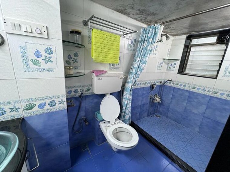 Bathroom, santacruz west 2 Bedroom 850 Sq.Ft. Apartment In Santacruz West Mumbai 10232585