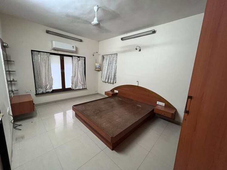 Room, santacruz west 2 Bedroom 850 Sq.Ft. Apartment In Santacruz West Mumbai 10232585