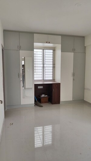 Room in 2 BHK Apartment at Hbr Layout – for Rent