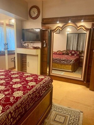 Bedroom in 3 BHK Apartment at Sneh CHS Santacruz, Santacruz West – for Rent