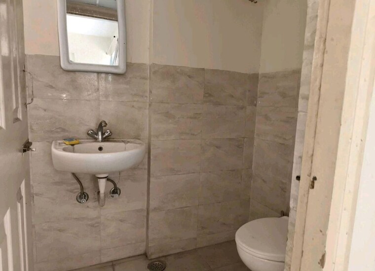 Bathroom, wave-dream-homes 2 Bedroom 840 Sq.Ft. Apartment In Wave City Ghaziabad 10232629