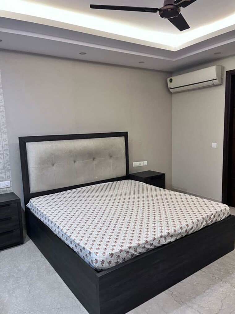 Bedroom, dlf phase ii 3 Bedroom 300 Sq.Yd. Builder Floor In Dlf Phase ii Gurgaon 10116029