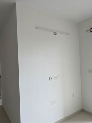 Room in 2 BHK Apartment at Godrej Aqua, International Airport Road – for Rent