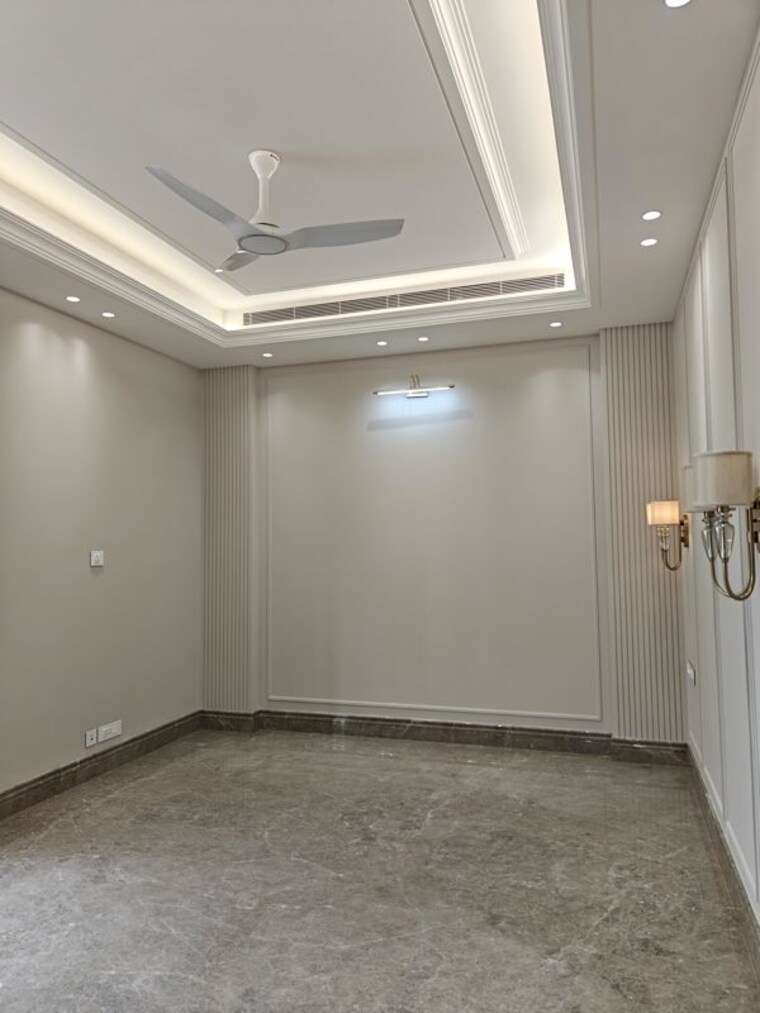 Room, green park 3.5 Bedroom 2000 Sq.Ft. Builder Floor In Green Park Delhi 10232642